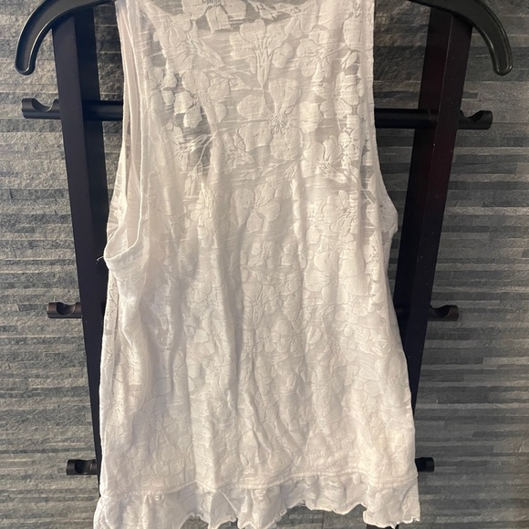 Powder Room Racer Back Floral Pattern Top - Picture 10 of 11